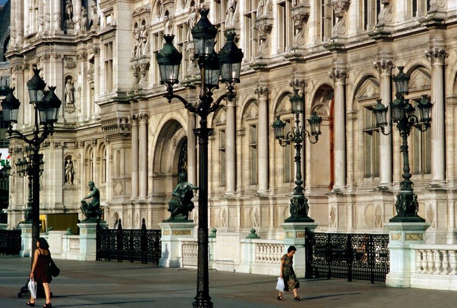 Paris: French Revolution Walking Tour - Louis XVI and Marie Antoinette: how the guillotine fits the street story