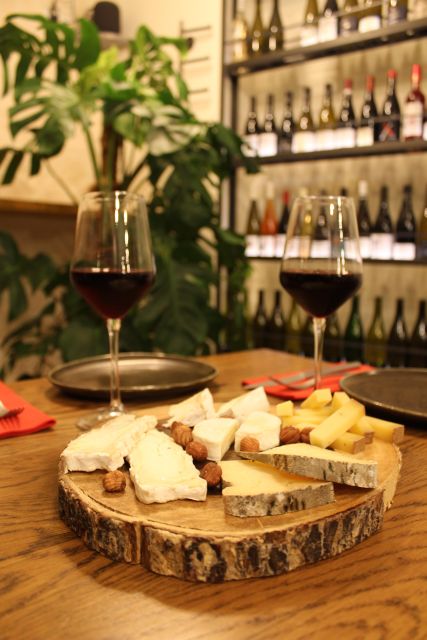 Paris: French Wine and Cheese Guided Tasting - See, smell, sip: the tasting routine you can copy at home