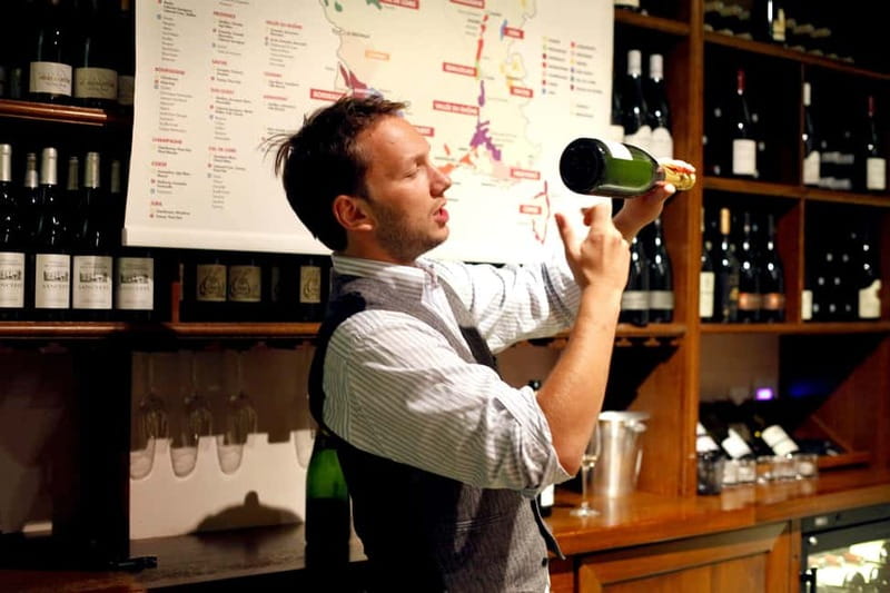 Paris: French Wine Tasting Class with Sommelier - Bread, water, and pairing: making it useful for dinner