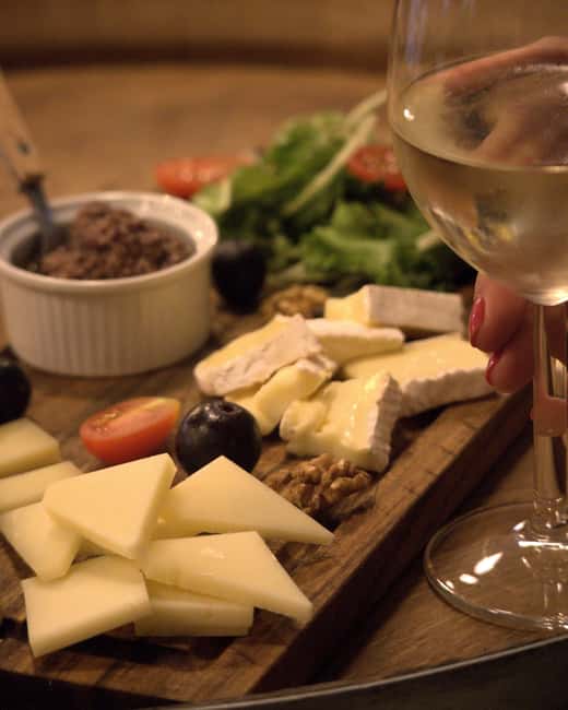 Paris: French wine tasting with cheeses and charcuterie - Why this Paris wine tasting feels focused (and not random)