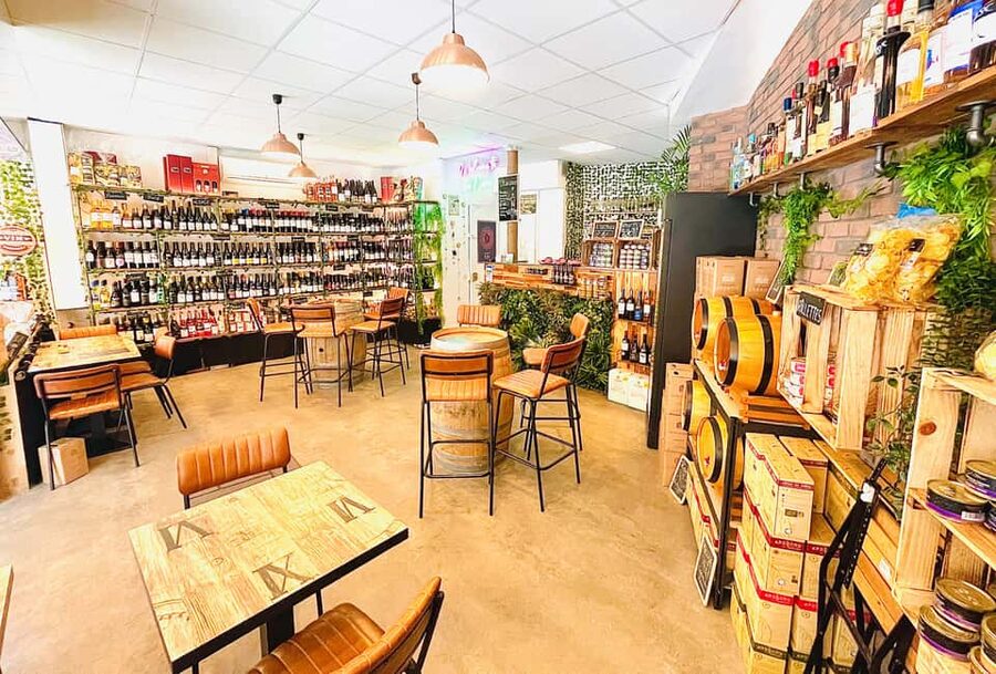 Paris: French wine tasting with cheeses and charcuterie - The sommelier’s role: your guide through grapes, regions, and tasting methods