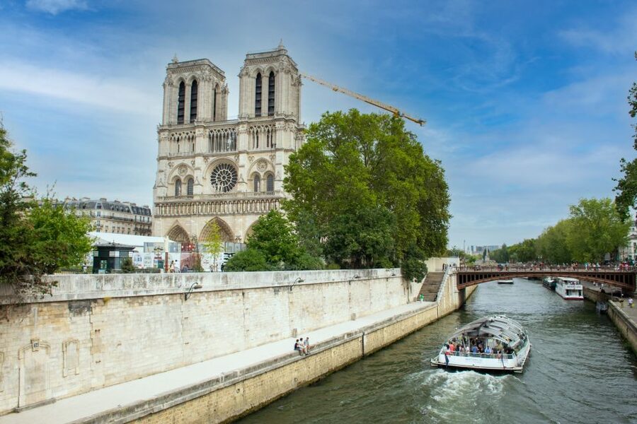 Paris: Full-Day Custom Tour with Local Guide - Lunch with a reservation, so you do not waste time hungry