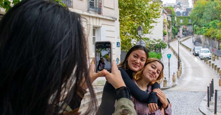 Paris: Full-Day Custom Tour with Local Guide - Louvre and Notre Dame: how to see big without losing your whole day
