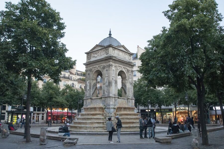 Paris: Ghosts, Legends & Mysteries Evening Walking Tour - Hôtel de Ville Finish: Ending Near the Center of Civic Power