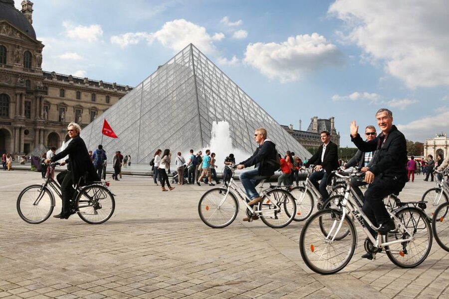 Paris: Guided Bike Tour of Must-See Sights - Conciergerie and Île Saint-Louis: Quiet Beauty After the Big Stops