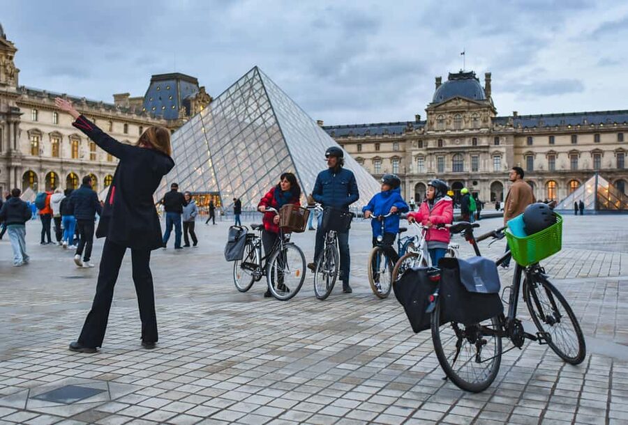 Paris: Guided Bike Tour of Must-See Sights - Starting at Rue Brantôme and Getting Rolling
