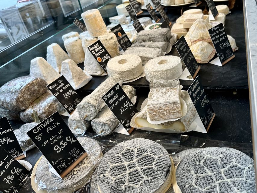 Paris: Guided Champagne & Food Tour in St-Germain-des-Pres - Meeting at Les Deux Magots, then getting your bearings fast