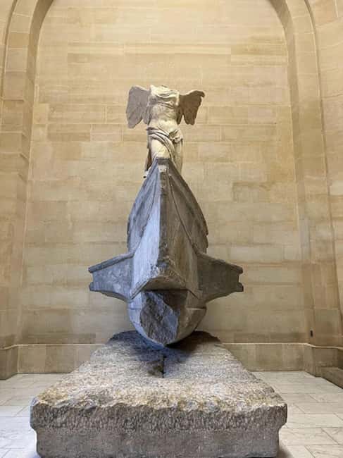 Paris: Guided tour in PORTUGUESE at the Louvre-semi-private - Key things to love about this Portuguese Louvre tour