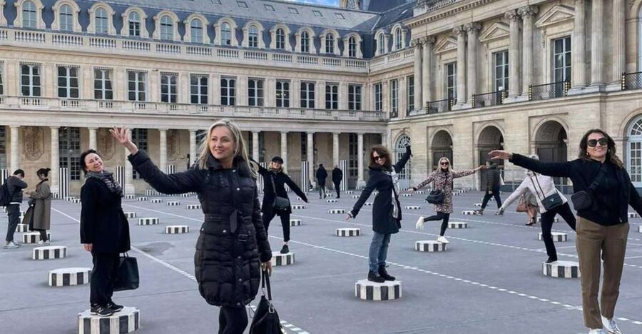 Paris: Guided Walking Tour from Opera Garnier to Notre-Dame - Palais Garnier: start with a grand Paris clue