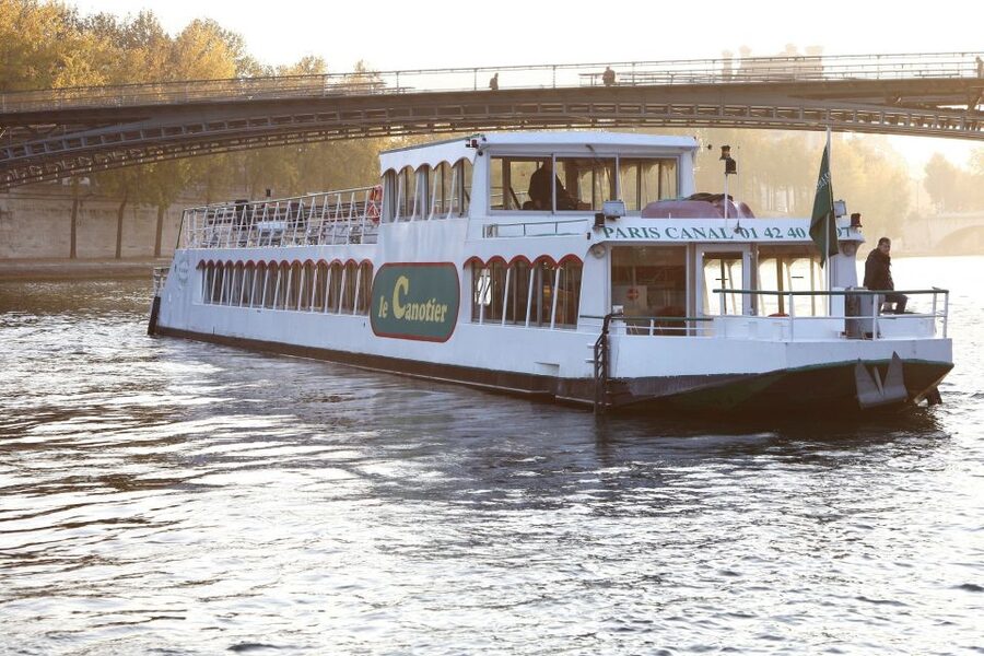Paris: Happy Hour Evening Cruise on the Seine River - Key points before you board