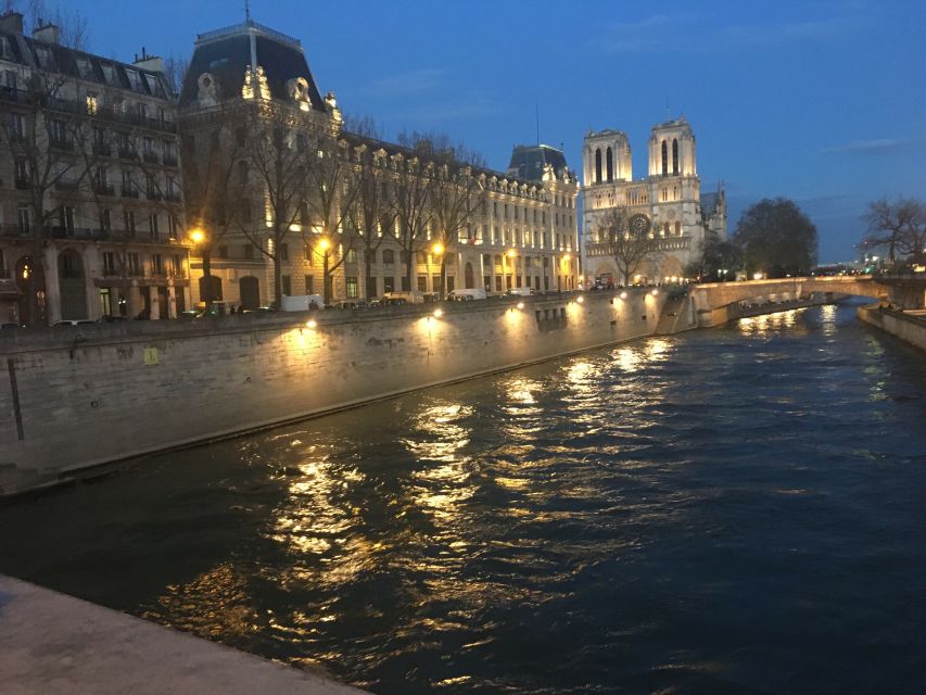 Paris: Happy Hour Evening Cruise on the Seine River - How calm this is, and why that matters more than you think