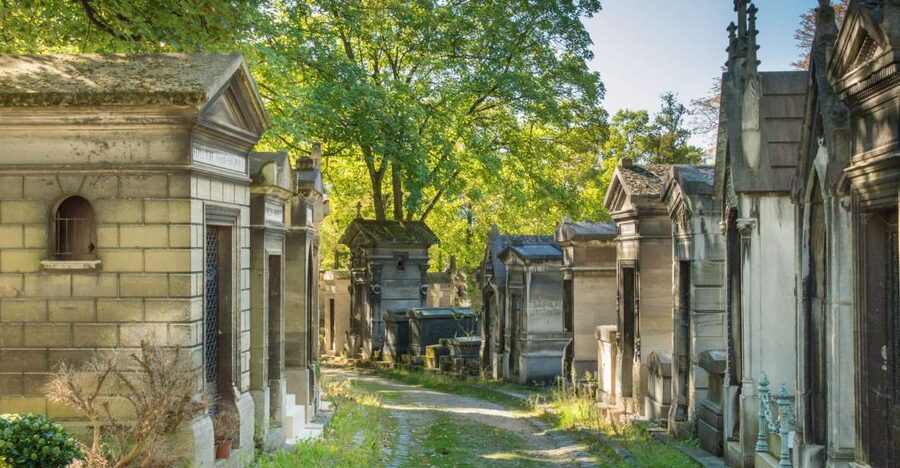 Paris: Haunted Père Lachaise Cemetery Guided Tour - Quick planning notes before you go