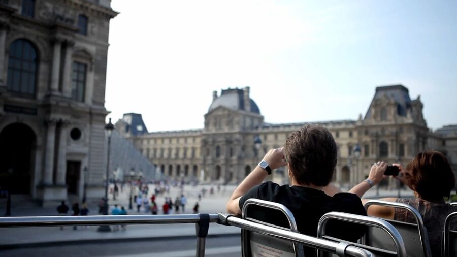 Paris: Hop-on Hop-off Bus Tour & Seine Cruise Bundle Tour - Audio Guide and the App, Small Setup Details With Big Payoff