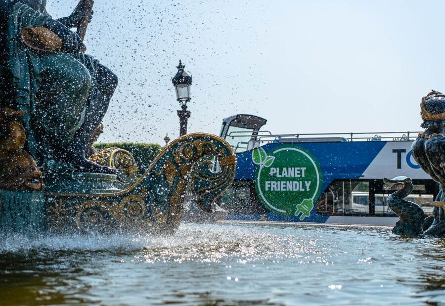 Paris: Hop-on Hop-off Bus Tour & Seine Cruise Bundle Tour - Trocadéro to Eiffel Tower, the Best Seat in the House