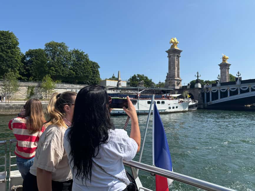 Paris: Hop-On Hop-Off Seine Cruise Pass with 9 Stops - Why this Seine cruise pass is a smart use of Paris time