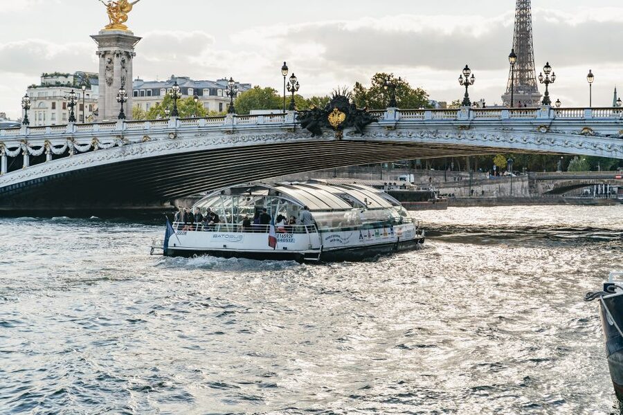Paris: Hop-On Hop-Off Seine Cruise Pass with 9 Stops - Port de la Bourdonnais and the Eiffel Tower, with a backup indoor option