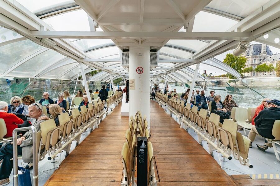 Paris: Hop-On Hop-Off Seine Cruise Pass with 9 Stops - Louvre access at Pont Royal and Pont du Carrousel, and the planning reality