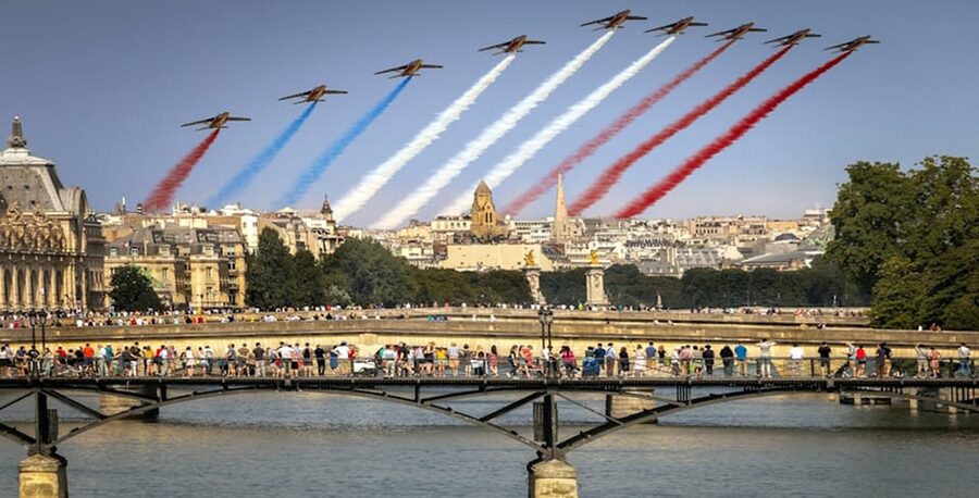 Paris Icons Express Tour - Notre-Dame to Louvre. Small group - Conciergerie: Marie-Antoinette’s chapter and the atmosphere of waiting