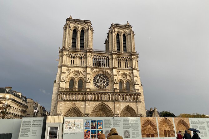 Paris Île de la Cité and Notre-Dame Walking Tour With Crypt - Price and time: what $48.37 buys you