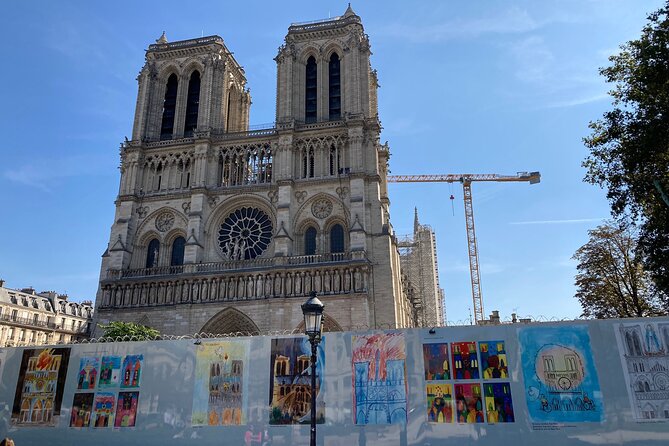 Paris Île de la Cité and Notre-Dame Walking Tour With Crypt - Marché aux Fleurs and the approach to the crypt