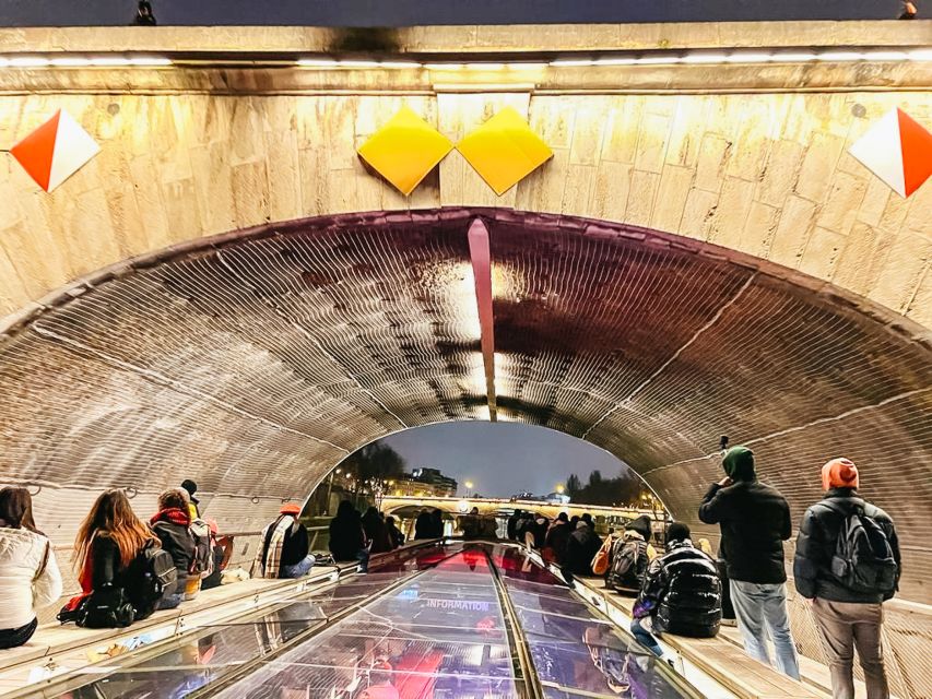 Paris: Illuminated Evening River Cruise & Waffle Tasting - The Seine route, stop by stop: Les Invalides to the Eiffel Tower