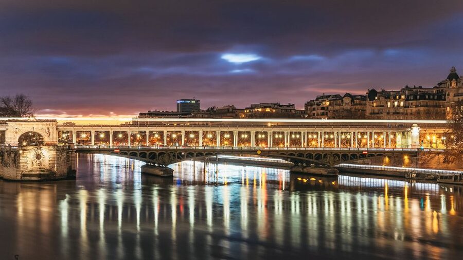 Paris: Illuminated Evening River Cruise & Waffle Tasting - That smartphone playlist bonus, and how it fits the night