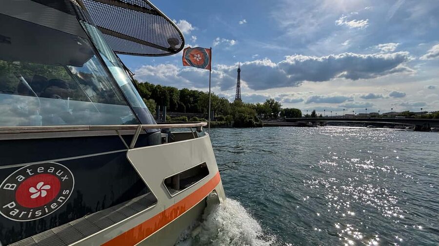 Paris: Illuminations River Cruise with Audio Commentary - Timing tips that make the difference between nice and magical