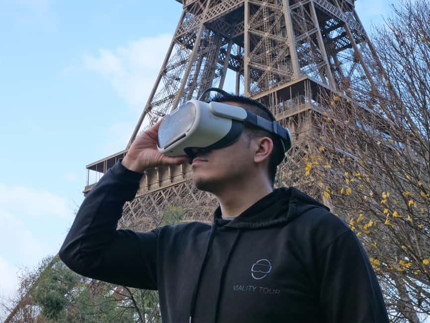 Paris : Immersive Eiffel Tower tour with virtual reality - The workers’ life angle: what to watch for so you do not miss the best details