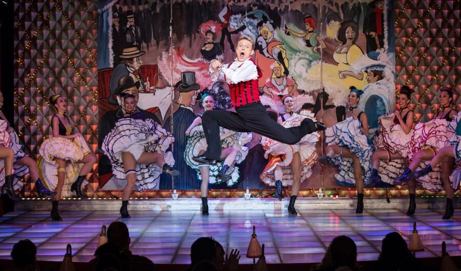 Paris: La Nouvelle Eve Cabaret Show with Champagne - Champagne at your table: what’s included and how to make it work
