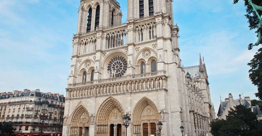 Paris: Latin Quarter Traditional Food Tour with Full Meal - Pace, group size, and what to wear