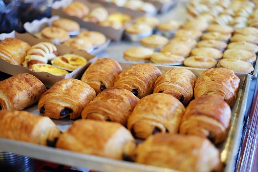Paris: Latin Quarter Traditional Food Tour with Full Meal - Alcohol, portions, and how to plan your eating day