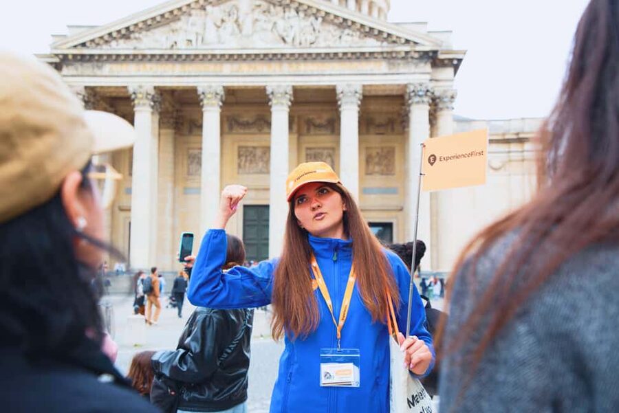 Paris: Latin Quarter Walking Tour with Local Guide - Place Louis Lépine and Île de la Cité, where your route makes sense