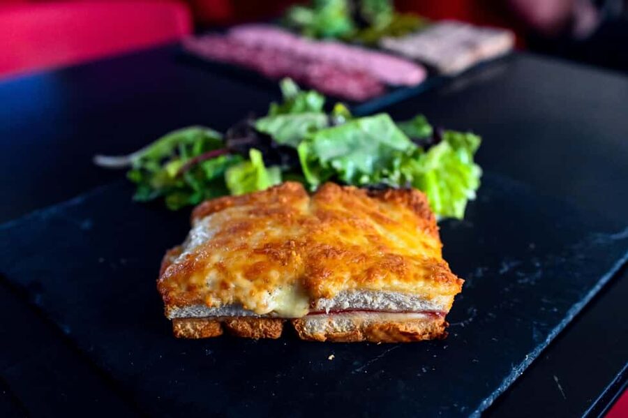 Paris: Le Marais District Food Tour with 10+ Tastings & Wine - Guided Walk Through Le Marais: What You’re Learning While You Eat