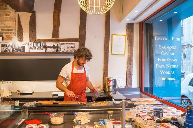 Paris Le Marais District Original Food and Wine Tasting Tour - Walking the Marais the local way, starting at Rue de Bretagne