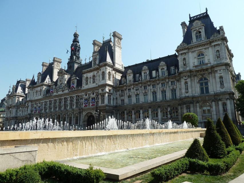 Paris: Le Marais Highlights Guided Small Group Walking Tour - Meeting at Place des Vosges and How the 135 Minutes Play Out