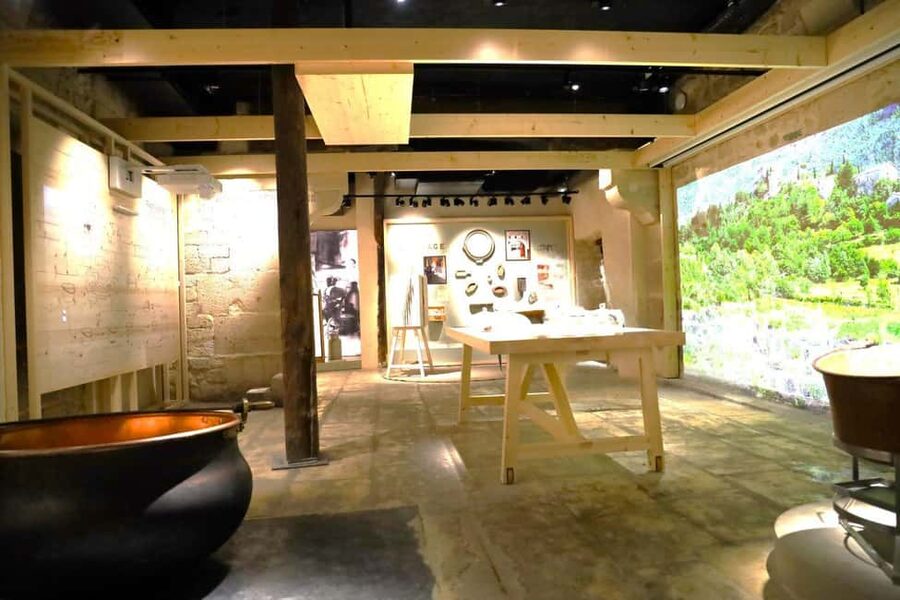 Paris: Living Cheese Museum Guided Tour with Cheese Tasting - Key points to know before you go