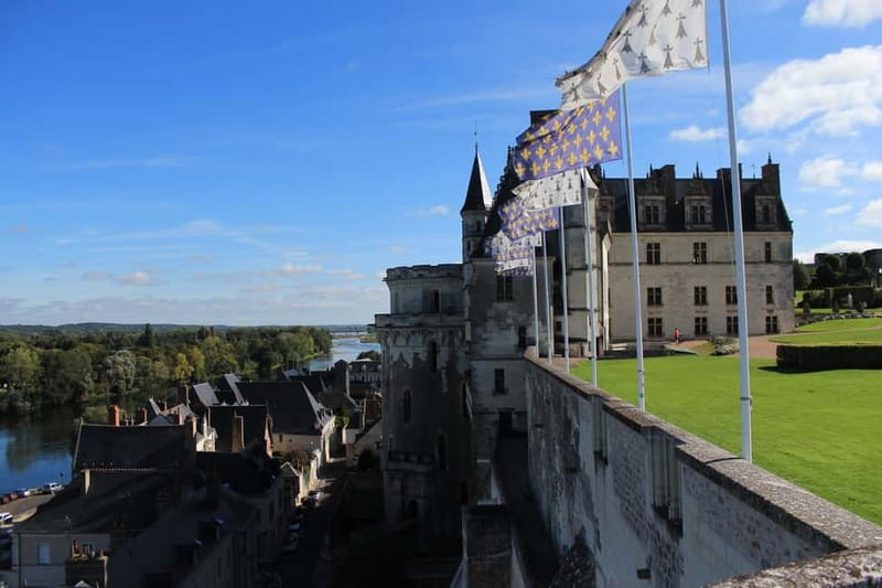 Paris: Loire Valley Castles Tour with Wine Tasting - Who should book this Loire Valley tour from Paris