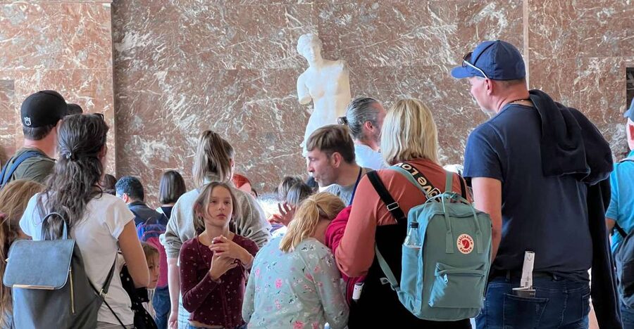 Paris Louvre: 2-Hour Private Tour for Groups or Families - Key things I’d bet on before you go