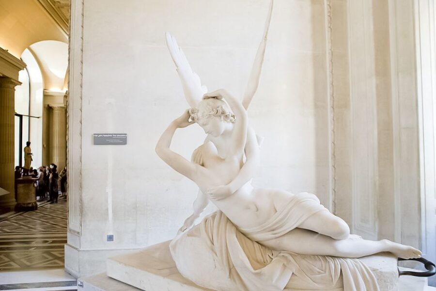 Paris Louvre: 2-Hour Private Tour for Groups or Families - What to Wear and Bring So the Tour Feels Easy