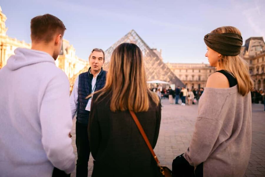 Paris Louvre Exclusive Semi Private Guided Tour Max 6 People - Why a max-6 Louvre tour is worth it