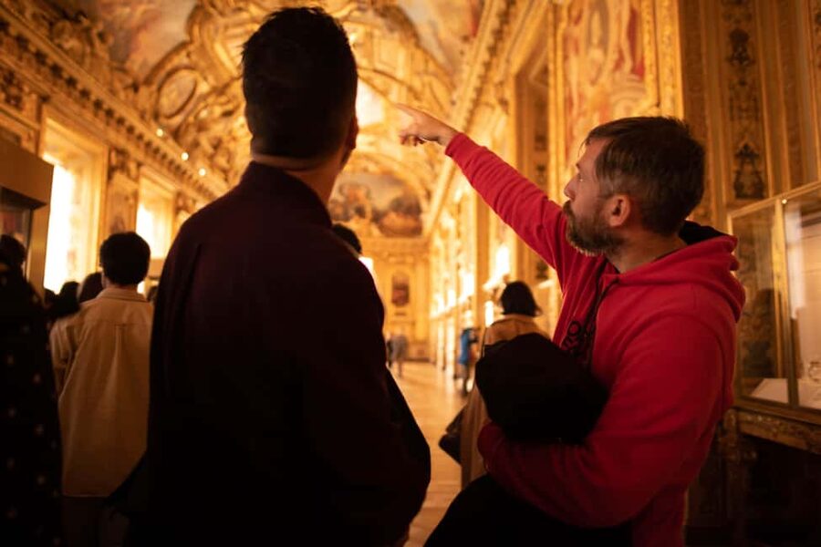 Paris Louvre Exclusive Semi Private Guided Tour Max 6 People - Meeting at the Louis XIV statue, then getting oriented fast
