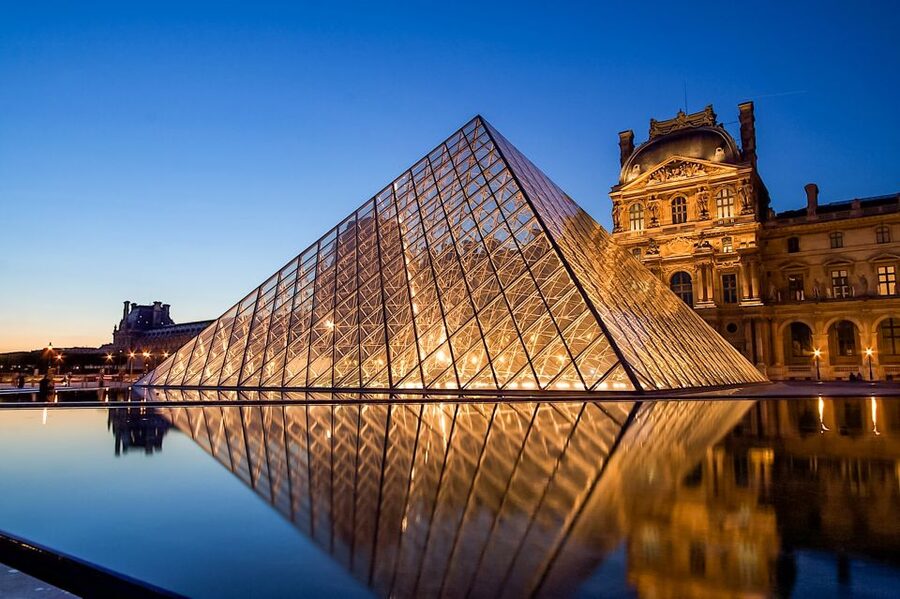 Paris: Louvre Guided Tour with Reserved Access & Boat Cruise - Timing, crowds, and why you should plan your walking like a workout