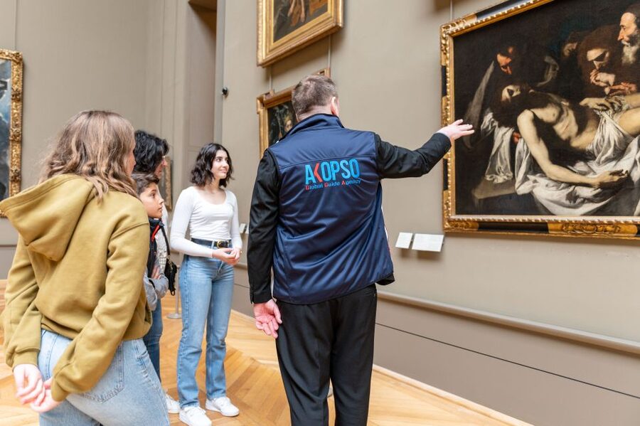 Paris: Louvre Masterpieces Private Tour with Reserved Entry - The Ancient Abbey Stop: Why It Changes the Louvre Feel