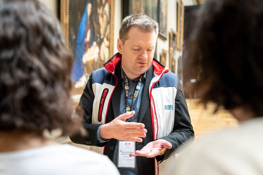 Paris: Louvre Masterpieces Private Tour with Reserved Entry - Price and Value: Where Your $335 Per Person Goes