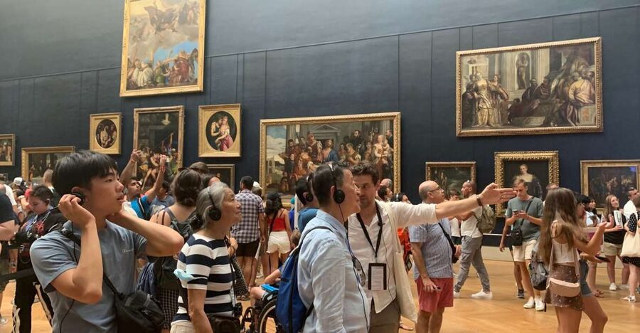 Paris: Louvre Masterpieces Tour with Pre-Reserved Tickets - Your two hour route: from Italian Renaissance drama to French politics