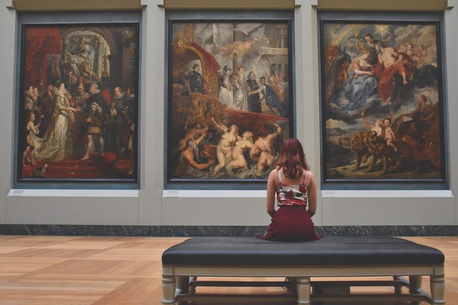 Paris: Louvre Masterpieces Tour with Pre-Reserved Tickets - The Louvre Pyramid moment: a fast start without the overwhelm
