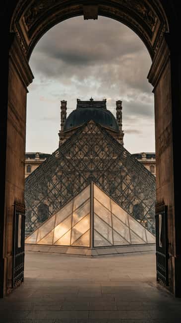 Paris: Louvre Mona Lisa Discovery Guided Tour with Ticket - Pacing and group size: why up to 6 people changes everything