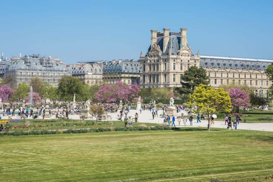 Paris: Louvre Museum Access with Host and Hop-On Hop-Off Bus - Potential pitfalls and how to protect your day