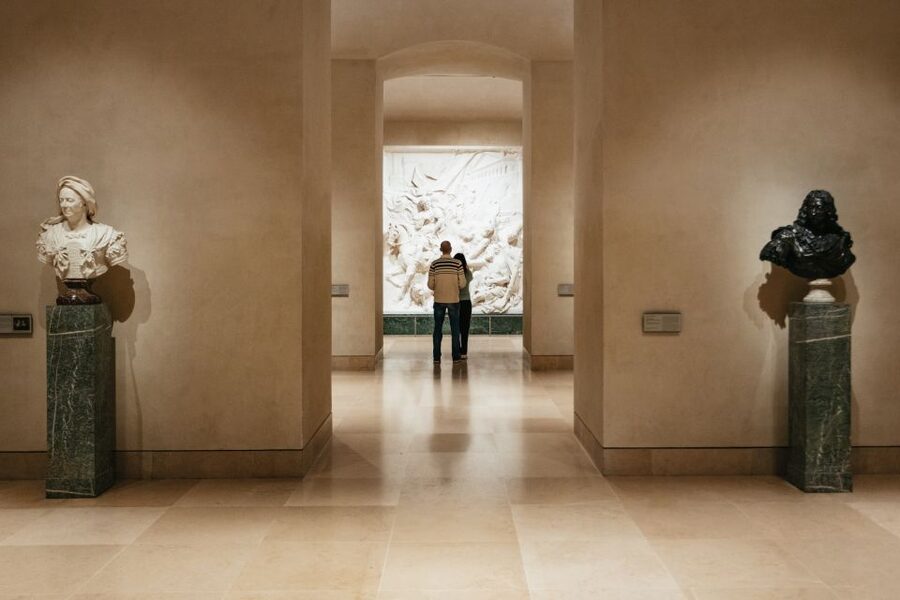 Paris: Louvre Museum Entry Ticket With Host and River Cruise - What the Seine Cruise Actually Adds to the Day