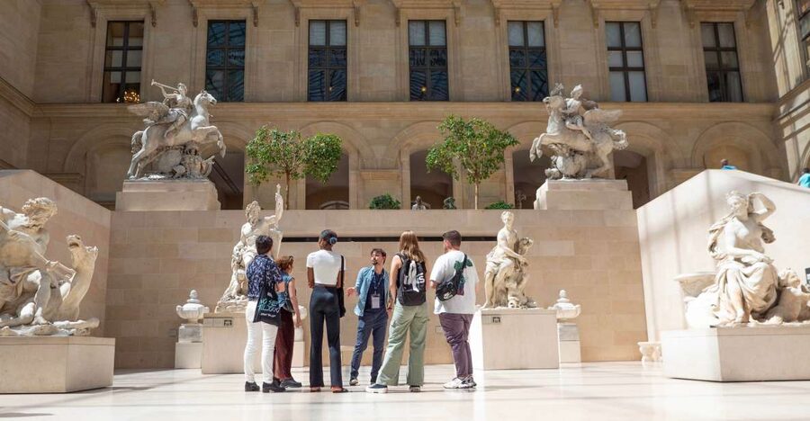 Paris: Louvre Museum Highlights and Mona Lisa Tour - Where to Meet: Arc du Carrousel Is the Smart Start